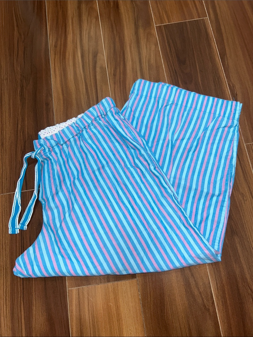 Medium 100% cotton Xhilaration pajama capri pants